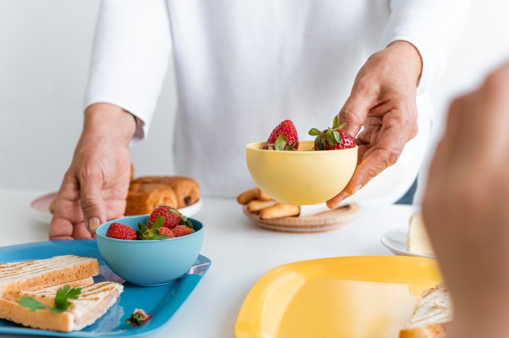 Mengatur Porsi Makan untuk Mencegah Kenaikan Berat Badan di Bulan Ramadan