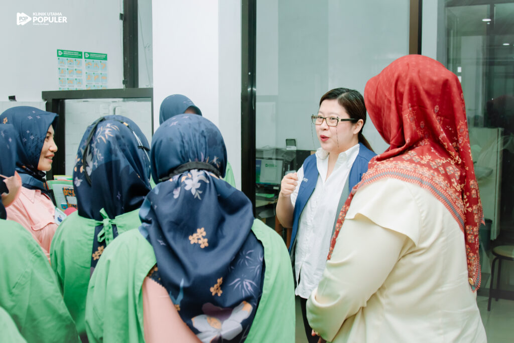 Akreditasi_Klinik Populer BM SBY-104