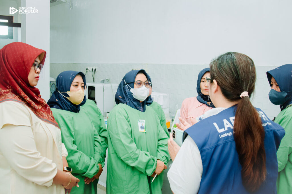 Akreditasi_Klinik Populer BM SBY-109