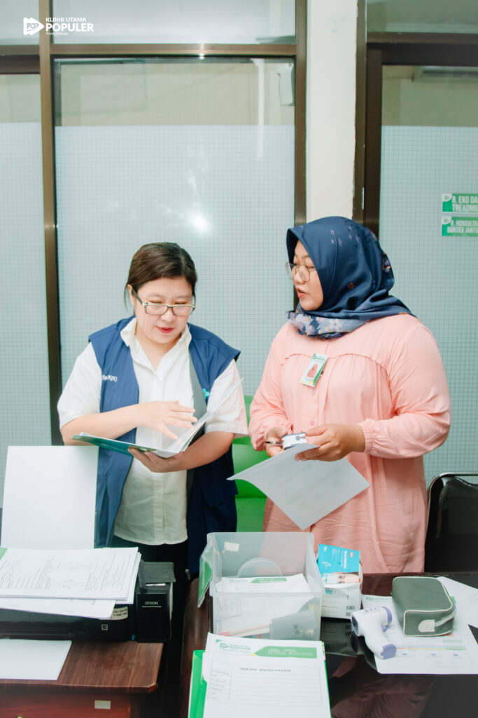 Akreditasi_Klinik Populer BM SBY-130