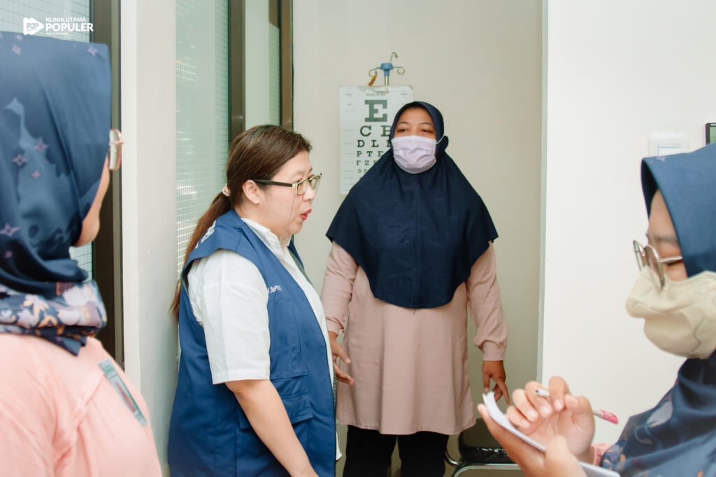 Akreditasi_Klinik Populer BM SBY-143