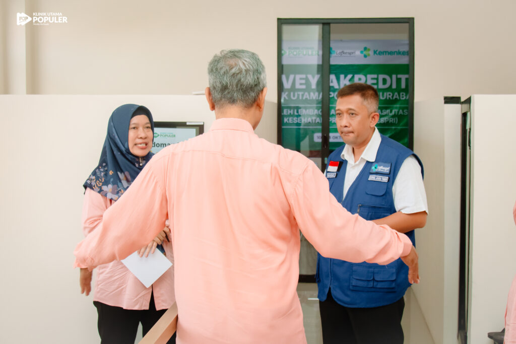 Akreditasi_Klinik Populer BM SBY-96