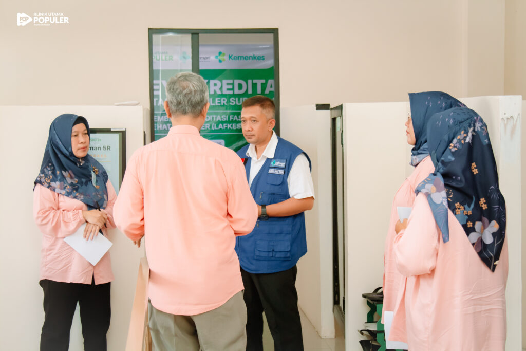 Akreditasi_Klinik Populer BM SBY-97